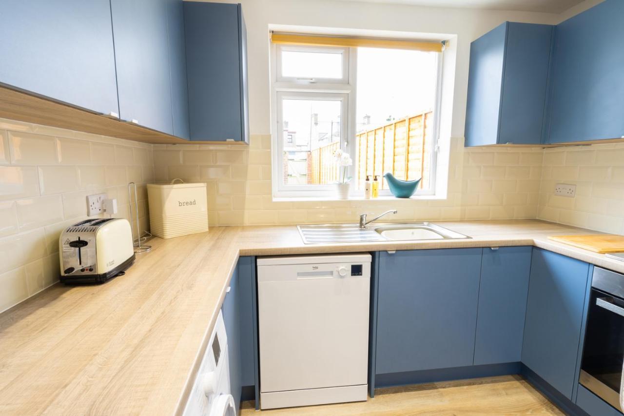 Newly-Renovated, Mid-Terrace Cottage In Porthmadog Kültér fotó